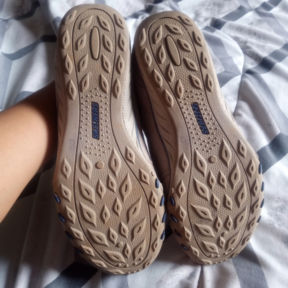 Skechers Tan Lace-Up Casual Sneakers - Picture 2 of 9